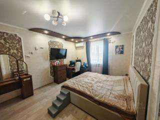 3-этажный коттедж, 250 м², 8 соток