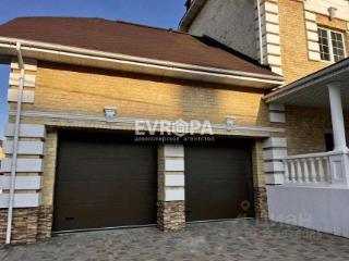 3-этажный дом, 740 м², 8 соток