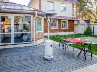  дом, 340 м², 7.6 соток