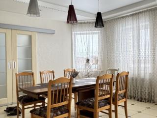 3-этажный дом, 268.8 м², 8.2 соток