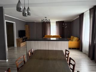 2-этажный дом, 200 м², 9 соток