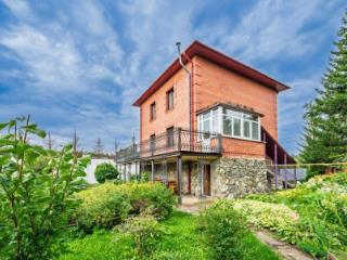 3-этажный дом, 194.8 м², 10 соток