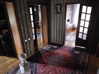  дом, 450 м², 18 соток