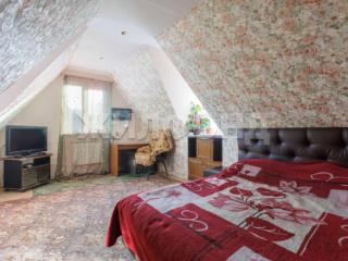  дом, 220 м², 10.46 соток