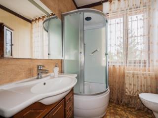 3-этажный дом, 194.8 м², 10 соток