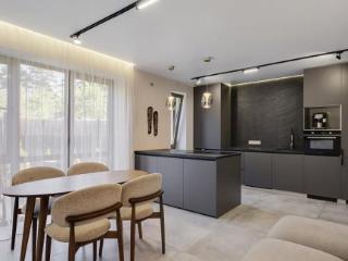  таунхаус, 240 м², 3.9 сотки