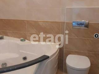 3-этажный дом, 360 м², 10.89 соток