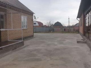  дом, 195 м², 12 соток