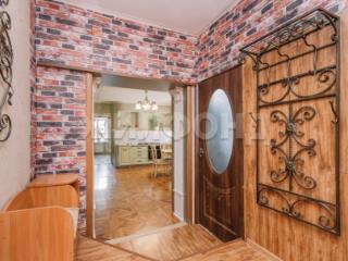  дом, 398 м², 7 соток