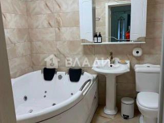 3-этажный дом, 250 м², 7.38 соток