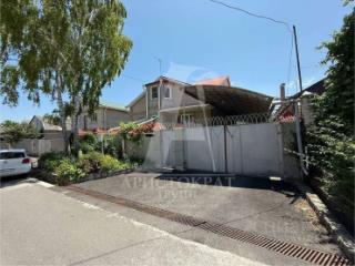 3-этажный дом, 377.5 м², 4.4 сотки