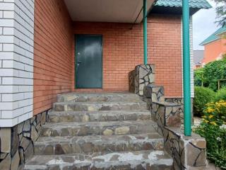  дом, 206.8 м², 12 соток