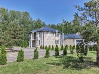 2-этажный дом, 301 м², 12 соток