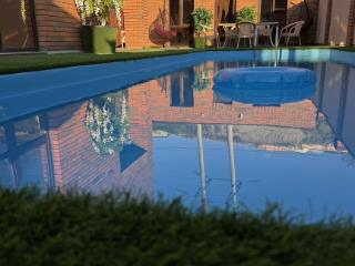  коттедж, 220 м², 6 соток