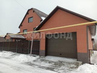  дом, 220 м², 8 соток