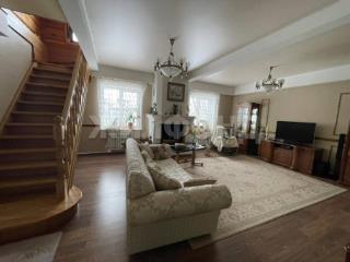  дом, 286.8 м², 17.85 соток