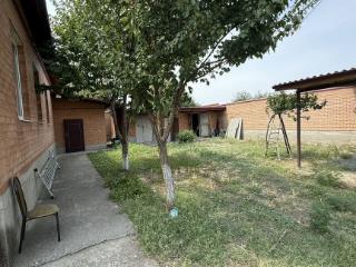  дом, 180 м², 12 соток