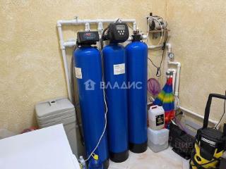 3-этажный дом, 250 м², 7.38 соток