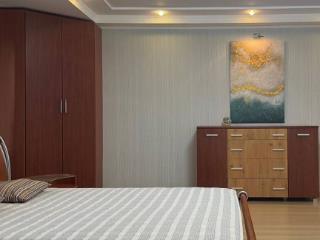3-комн. квартира, 130 м², 10/13 этаж