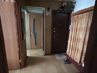 2-комн. квартира, 42 м², 3/5 этаж