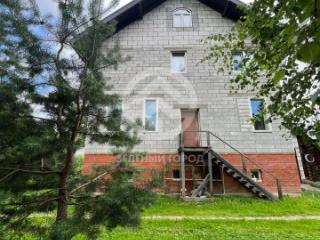  дом, 285 м², 13.83 соток