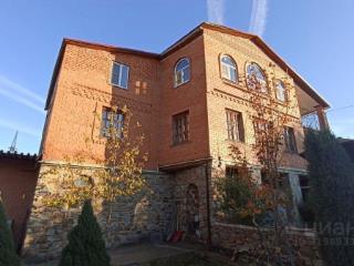 3-этажный дом, 273 м², 14 соток