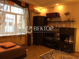 3-этажный дом, 320 м², 8 соток