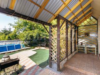  дом, 398 м², 7 соток