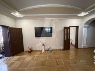 3-этажный дом, 377.5 м², 4.4 сотки