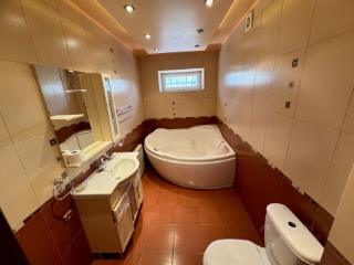 4-этажный дом, 365.5 м², 14.8 соток