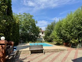 4-этажный дом, 365.5 м², 14.8 соток