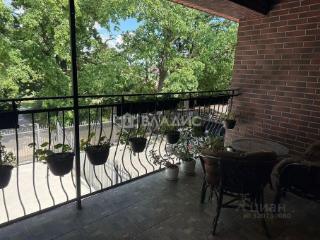 3-этажный дом, 250 м², 7.38 соток