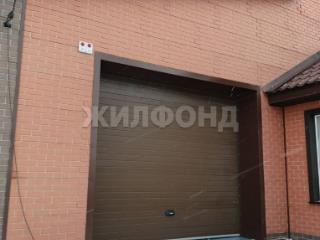  дом, 220 м², 8 соток