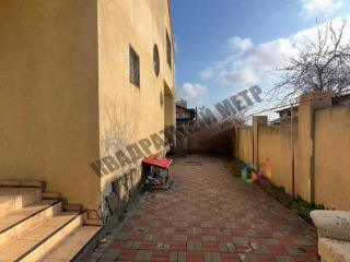  дом, 299.8 м², 8.1 соток