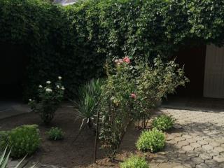  дом, 180 м², 12 соток