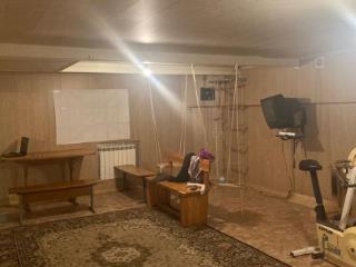  дом, 300 м², 5 соток