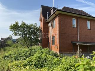 3-этажный дом, 222.4 м², 18.05 соток