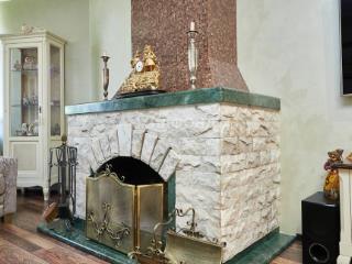  дом, 240.1 м², 9 соток