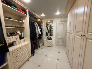 3-этажный дом, 309 м², 10 соток