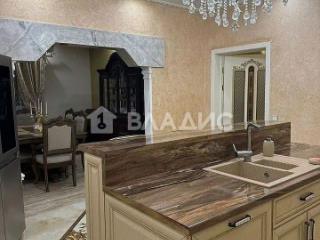 3-этажный дом, 250 м², 7.38 соток