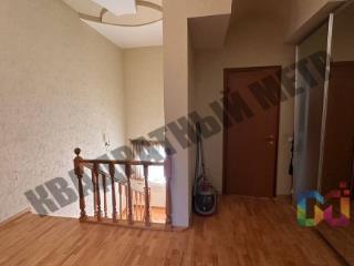  дом, 299.8 м², 8.1 соток