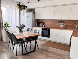 3-комн. квартира, 90 м², 9/23 этаж