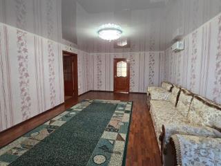  дом, 223 м², 14 соток