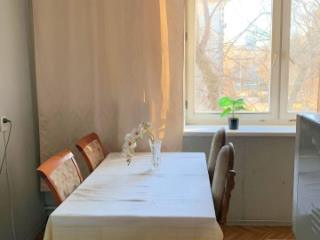 2-комн. квартира, 56 м², 2/5 этаж