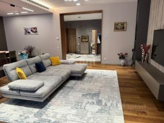 3-комн. квартира, 198 м², 2/12 этаж