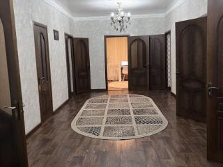  дом, 300 м², 10 соток