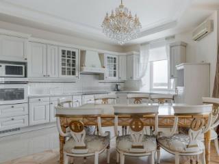 4-комн. квартира, 177 м², 13/16 этаж