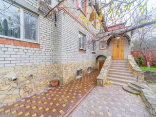 2-этажный дом, 194.9 м², 6 соток