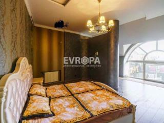 3-этажный дом, 740 м², 8 соток