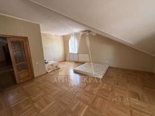 3-этажный дом, 377.5 м², 4.4 сотки